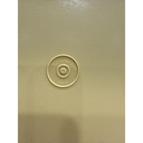 Tupperware Cake Saver Carrier Taker Yellow 1241-5 SQUARE & Carolier 10x10x5 read - Picture 3 of 8